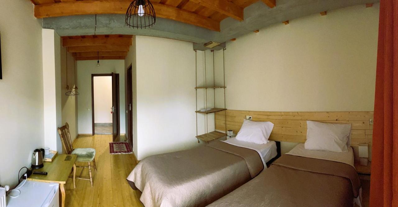Hotel Ailama Mestia Buitenkant foto