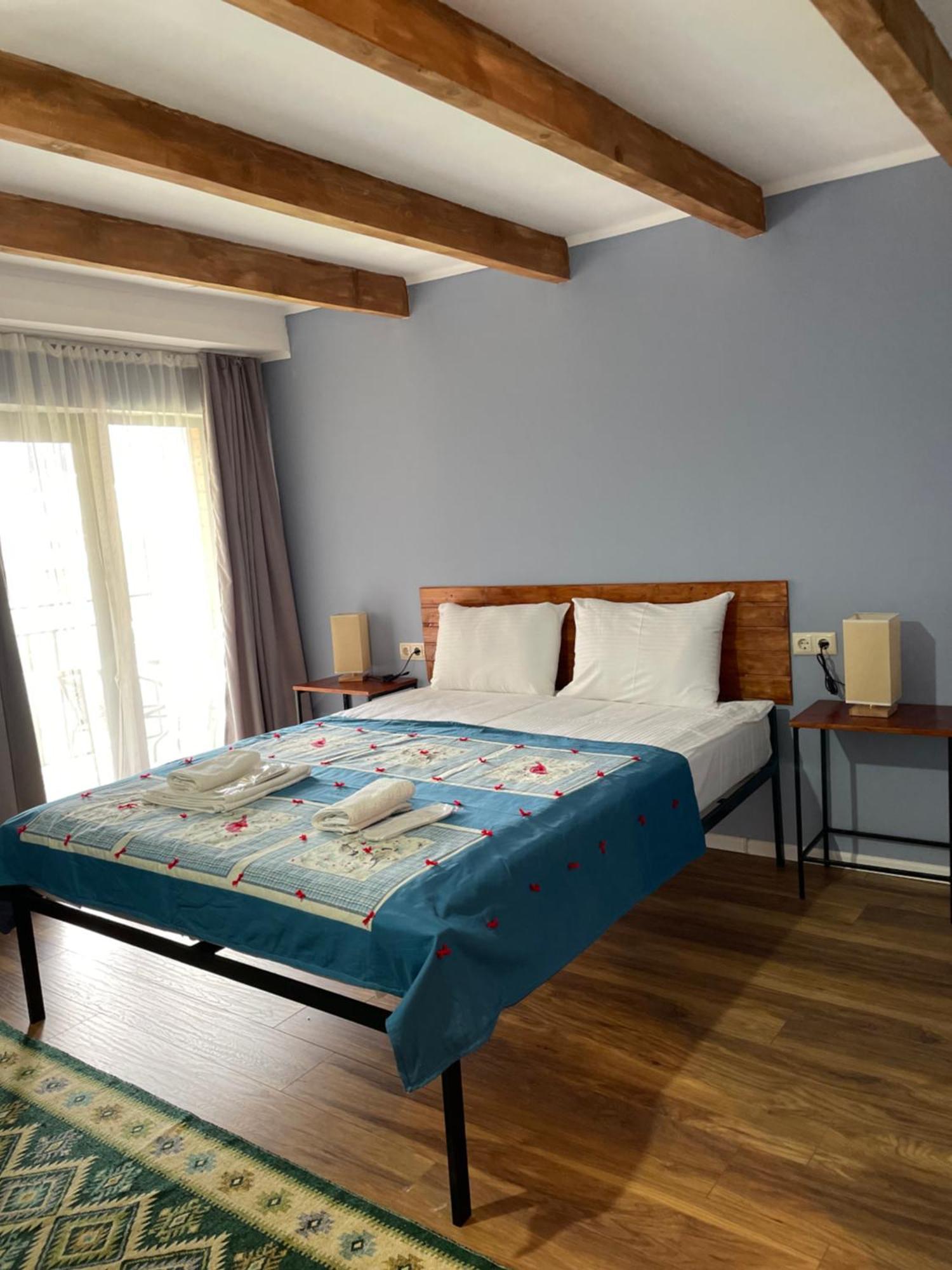 Hotel Ailama Mestia Buitenkant foto