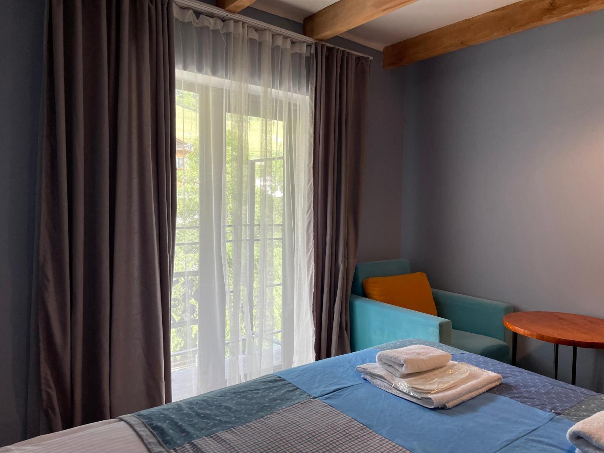 Hotel Ailama Mestia Buitenkant foto