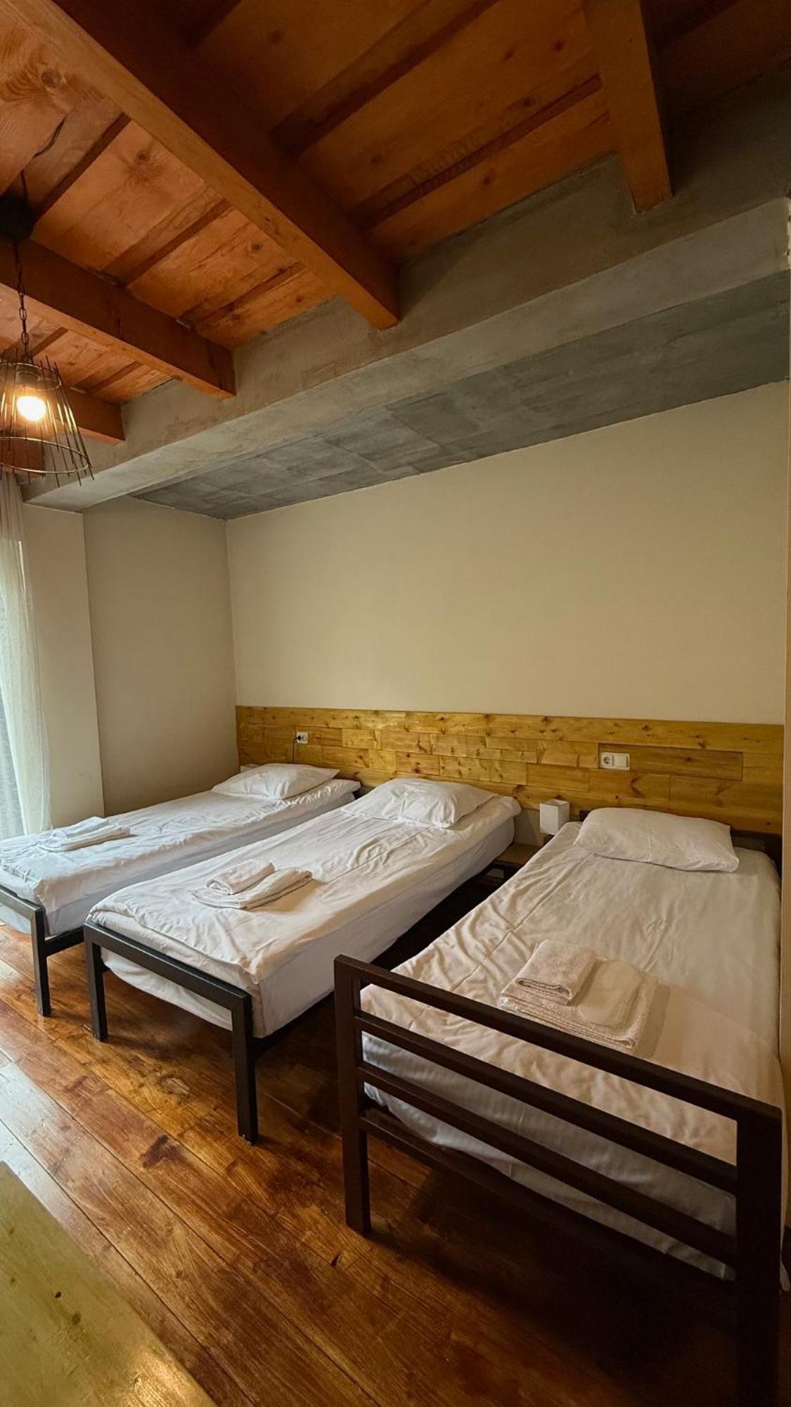 Hotel Ailama Mestia Buitenkant foto